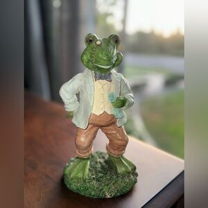 Mr. Toad Decorative Garden Statue - approx 9” tall